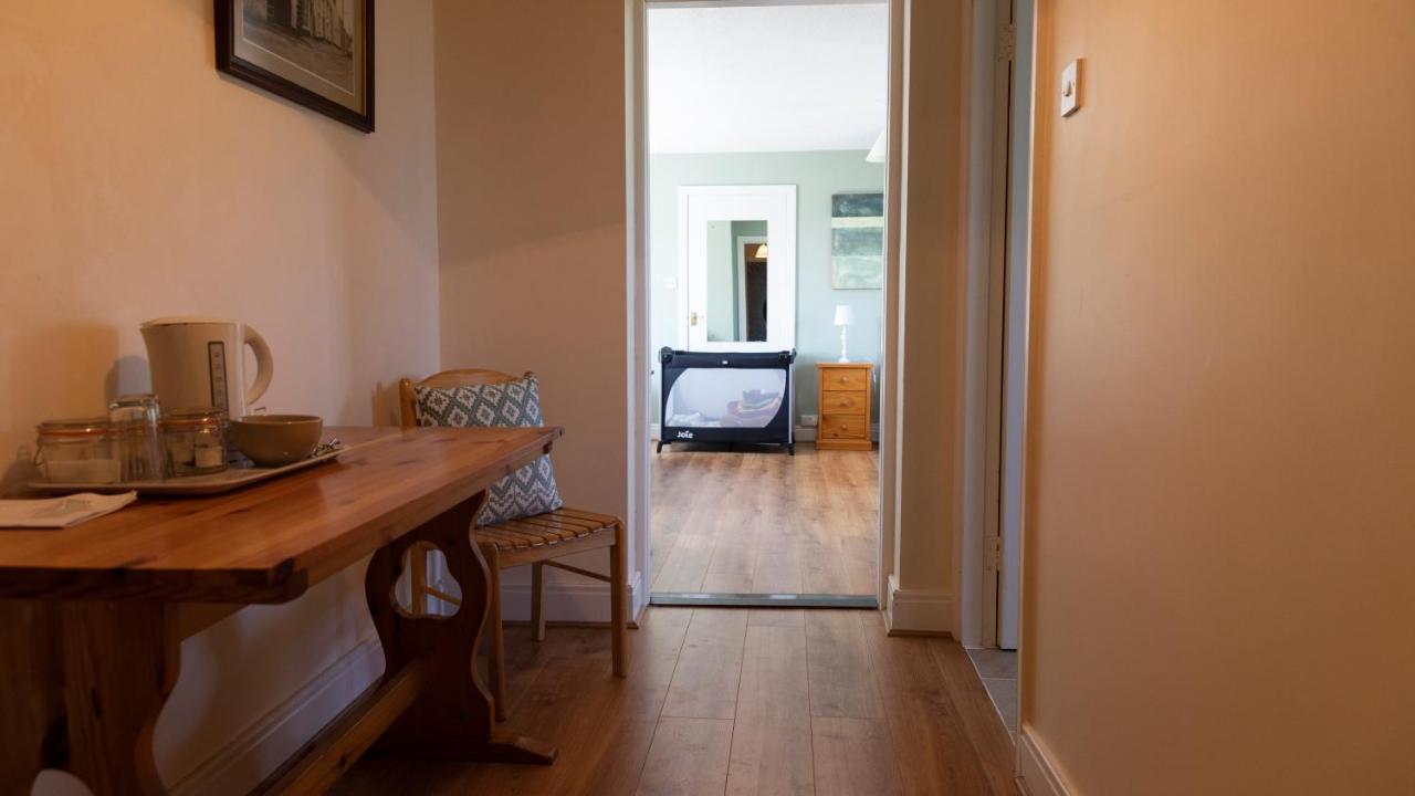 Barrymor Twin, Family And Double Room バリーボーン エクステリア 写真
